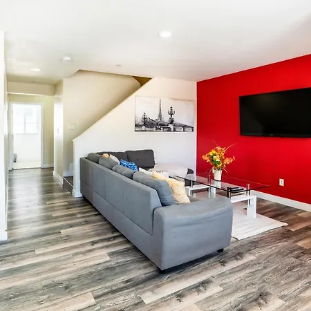 Modern Spacious 5 Bedrooms 3-Bath Near Downtown La With 2 Parking